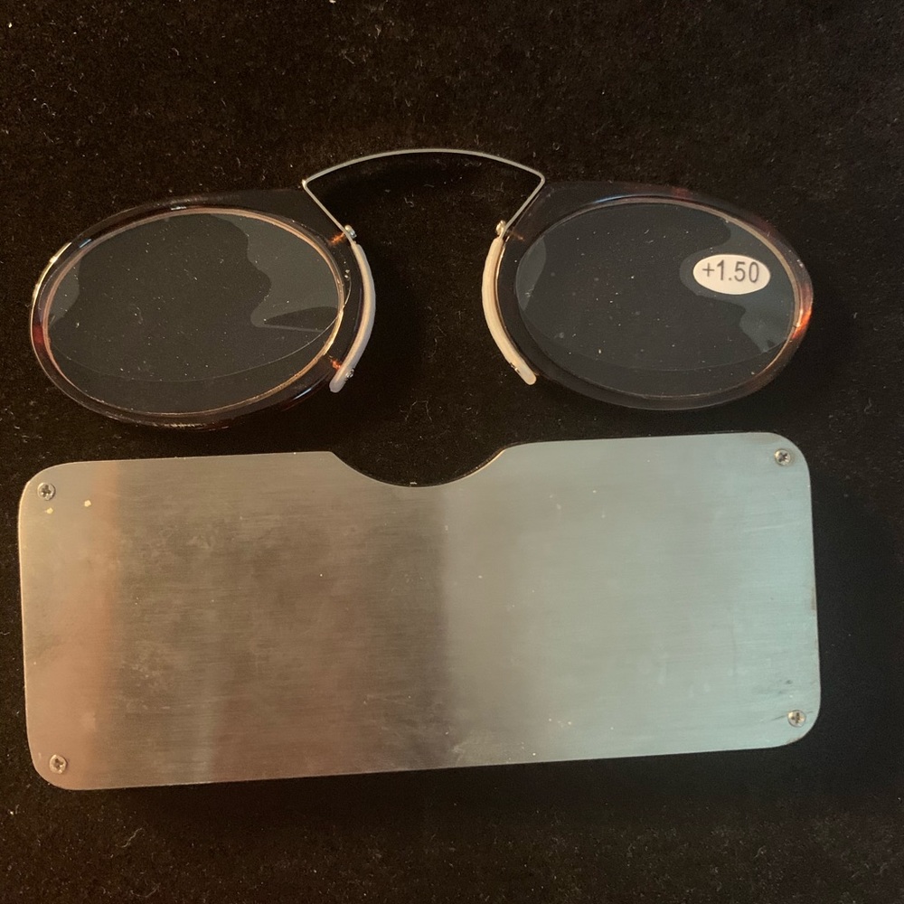 Readers Eyeglasses - Picture 2 of 5